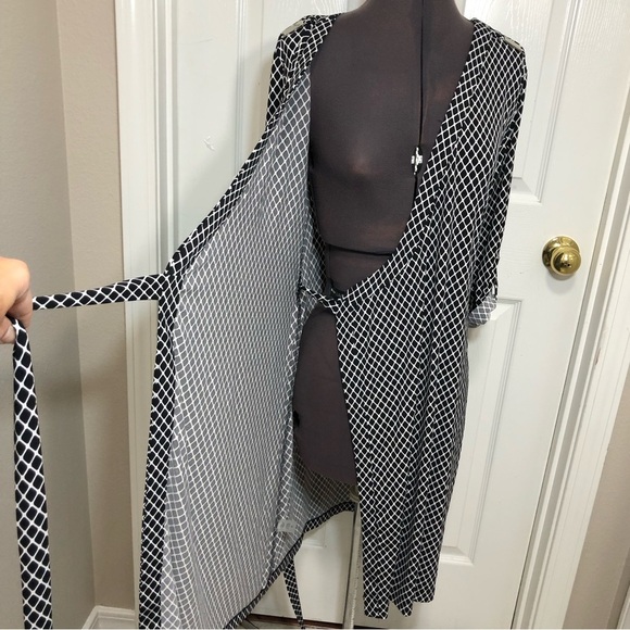 Calvin Klein Stretchy Black & White Dimond Pattern V Neckline Wrap Dress 12 - Picture 6 of 13